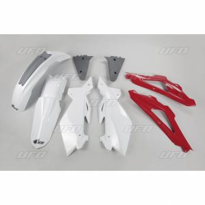 UFO Plastic kit 5-parts Red/white HVA 4-stroke TC 05-06